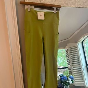 Brand New Fabletics Leggings in Green